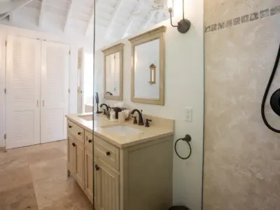 PEARL WEST SUITE 6 BAÑO 1