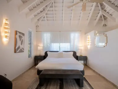 PEARL WEST SUITE 6 1