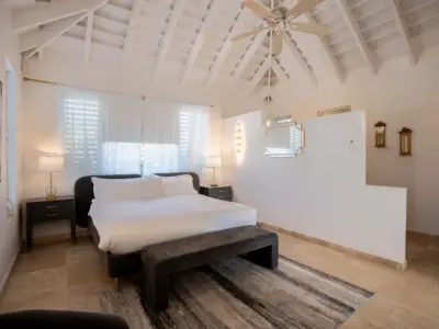 PEARL WEST SUITE 6 2