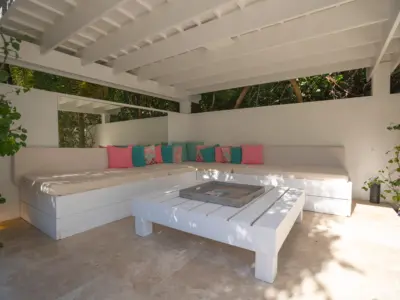 PEARL EAST EXTERIORES 19