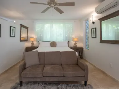 PEARL EAST SUITE 1 1