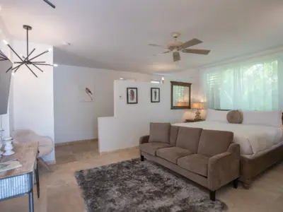 PEARL EAST SUITE 1 2