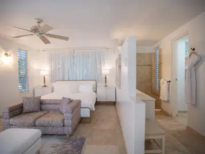 PEARL EAST SUITE 2 1