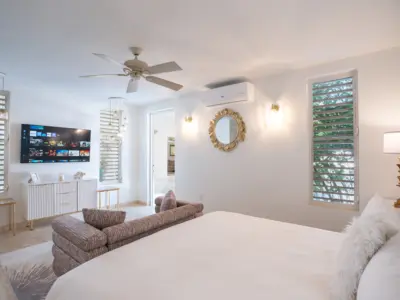 PEARL EAST SUITE 2 6