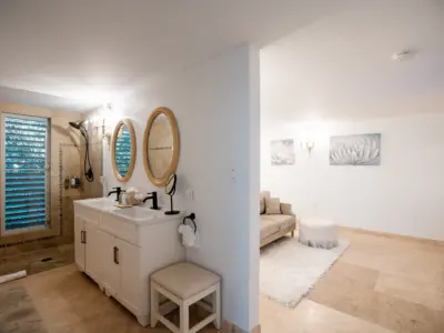 PEARL EAST SUITE 3 BAÑO 3