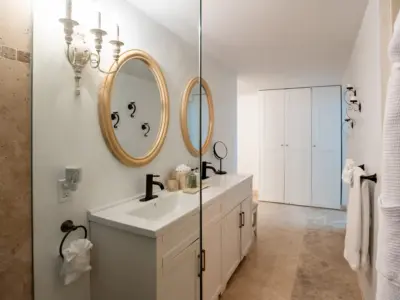 PEARL EAST SUITE 3 BAÑO