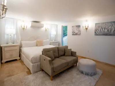 PEARL EAST SUITE 3 3