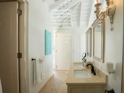 PEARL EAST SUITE 4 BAÑO 2