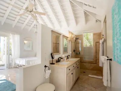 PEARL EAST SUITE 4 BAÑO