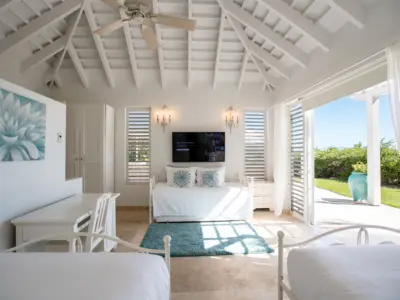 PEARL EAST SUITE 4 2