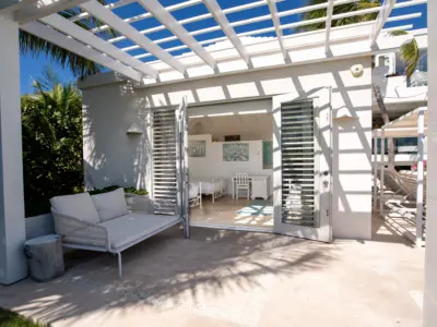 PEARL EAST SUITE 4 3