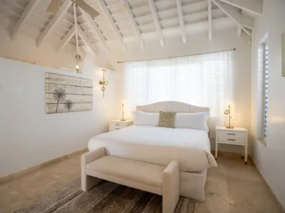 PEARL EAST SUITE 5 1