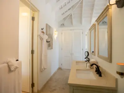 PEARL EAST SUITE 6 BAÑO 1