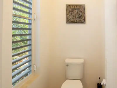 PEARL EAST SUITE 6 BAÑO 2