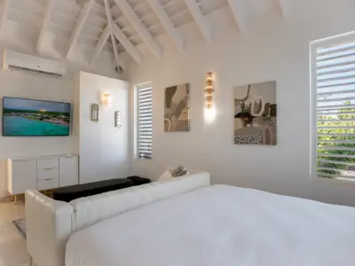 PEARL EAST SUITE 6 1