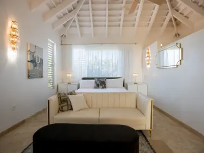 PEARL EAST SUITE 6 2