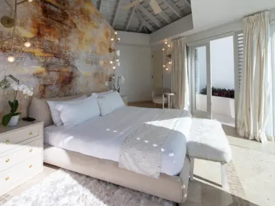 PEARL EAST SUITE 8 4