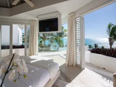 PEARL EAST SUITE 8 5