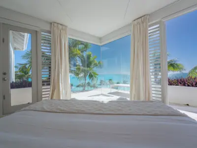 PEARL EAST SUITE 8 9