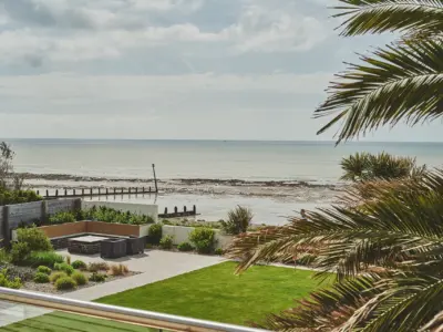 14 EXTERNALS DSC 7789 23 05 11 LCOM Sun Beach House Bognor HI RES 1920x1280