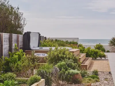 29 EXTERNALS DSC 7935 23 05 11 LCOM Sun Beach House Bognor HI RES 1920x1280