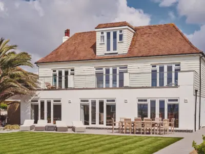 41 EXTERNALS DSC 7957 23 05 11 LCOM Sun Beach House Bognor HI RES 1920x1280