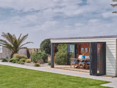 56 EXTERNALS DSC 7993 23 05 11 LCOM Sun Beach House Bognor HI RES 1920x1280