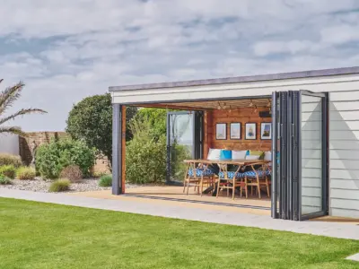 66 EXTERNALS DSC 8015 23 05 11 LCOM Sun Beach House Bognor HI RES 1920x1280