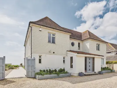 72 EXTERNALS DSC 8054 23 05 11 LCOM Sun Beach House Bognor HI RES 1920x1280