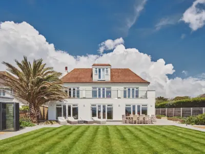 84 EXTERNALS DSC 8129 23 05 11 LCOM Sun Beach House Bognor HI RES 1920x1280