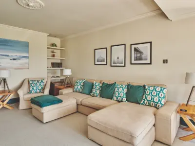 112 LOUNGE DSC 8187 23 05 11 LCOM Sun Beach House Bognor HI RES 1920x1280