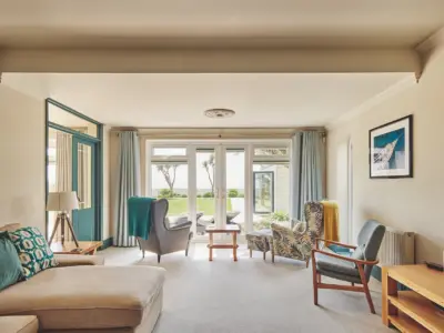 114 LOUNGE DSC 8193 23 05 11 LCOM Sun Beach House Bognor HI RES 1920x1280