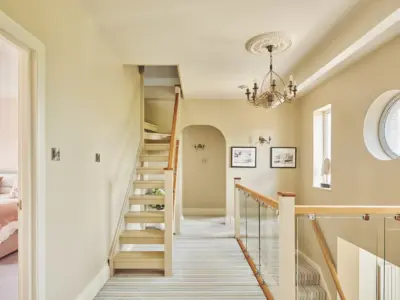 138 ENTRANCE HALL LANDING DSC 8118 23 05 11 LCOM Sun Beach House Bognor HI RES 1920x12801