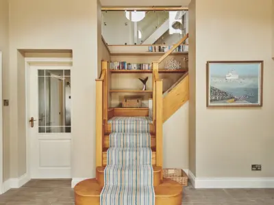 142 ENTRANCE HALL LANDING DSC 8123 23 05 11 LCOM Sun Beach House Bognor HI RES 1920x1280