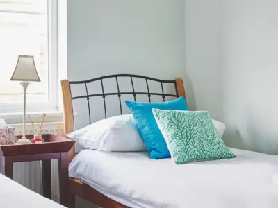 BED 2 DSC 7736 23 05 11 LCOM Sun Beach House Bognor HI RES 1920x1280