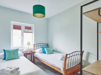 BED 2 DSC 7745 23 05 11 LCOM Sun Beach House Bognor HI RES 1920x1280