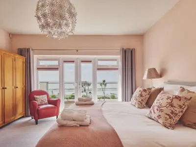 BED 4 DSC 7809 23 05 11 LCOM Sun Beach House Bognor HI RES 1920x1280