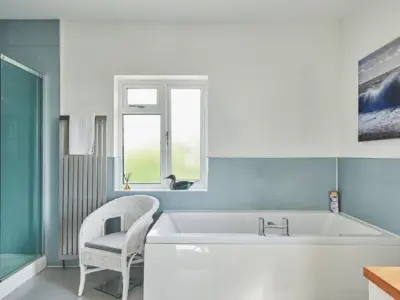 BED MASTER DSC 7863 23 05 11 LCOM Sun Beach House Bognor HI RES 1920x1280