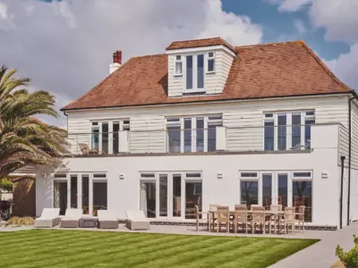 EXTERNALS DSC 7957 23 05 11 LCOM Sun Beach House Bognor HI RES 1920x1280