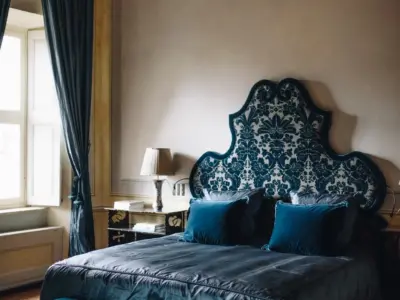 Villa Balbiano blue suite bedroom