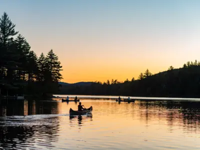 Lake Kora Canoeingat Dusk