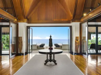 10 Villa Aye Phuket Entrance