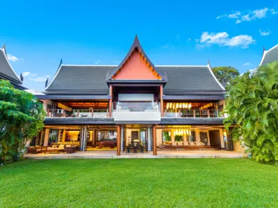 90 Villa Aye Phuket By Night