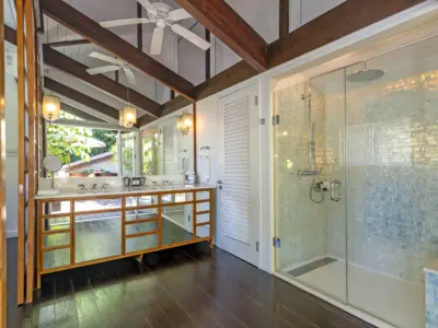 20 Second Floor Bathroom