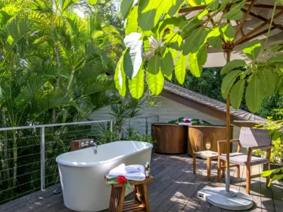 23 Outdoor Upper Tub