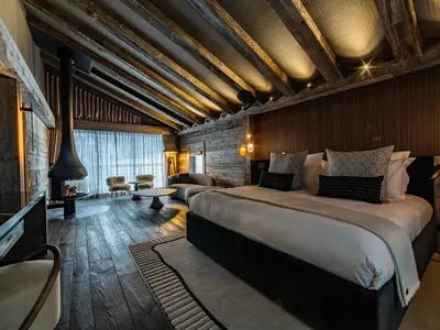 Chalet Elan chambre de maitre cheminee