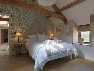 Cotswold Barn Bentham 4