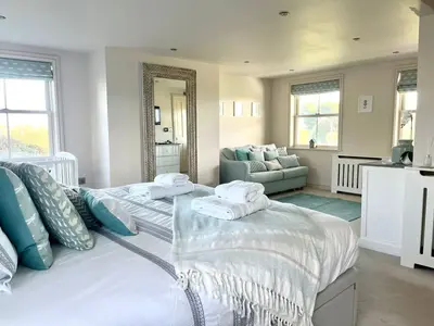 PHOTO 2023 04 21 16 23 28 jpg