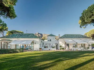 REF 001 15 BR BEACHFRONT VILLA 105