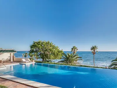 REF 001 15 BR BEACHFRONT VILLA 132